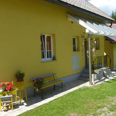 Gemuetliches Ferienhaus Am Waldrand Tropolach Luaran gambar