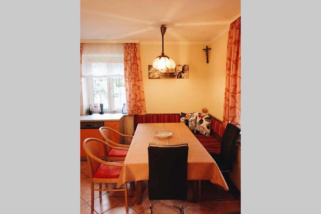 Gemuetliches Ferienhaus Am Waldrand Tropolach Luaran gambar